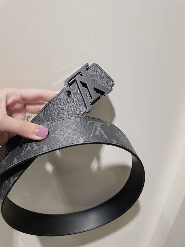 Louis Vuitton 40MM Belt LVB00372